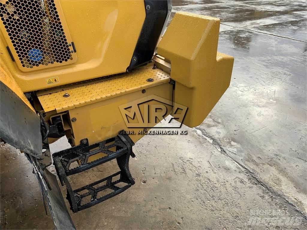 CAT 966M XE Gumikerekes homlokrakodók