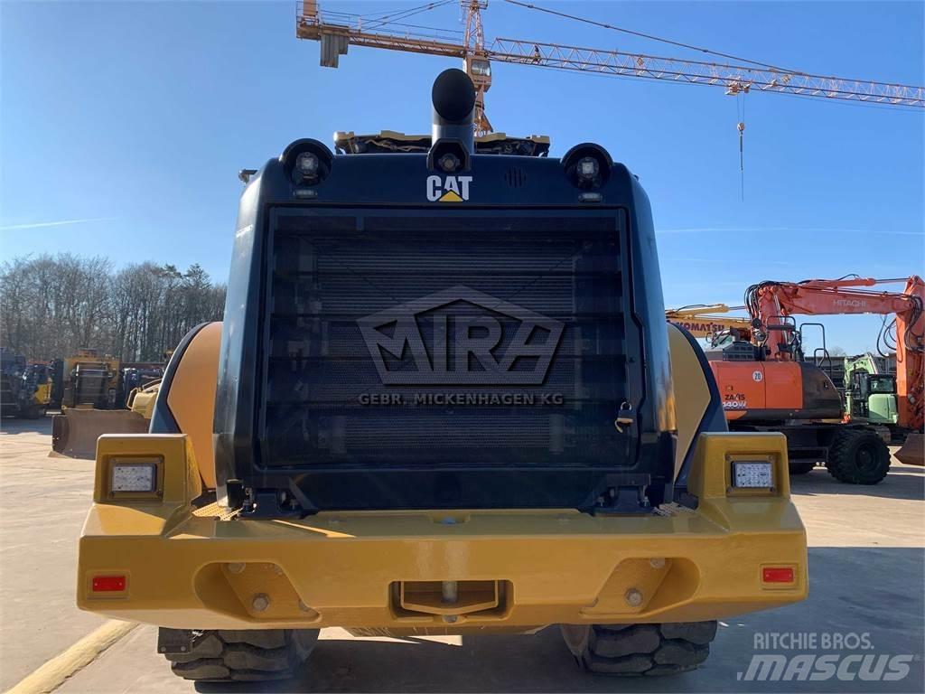 CAT 966M XE Gumikerekes homlokrakodók