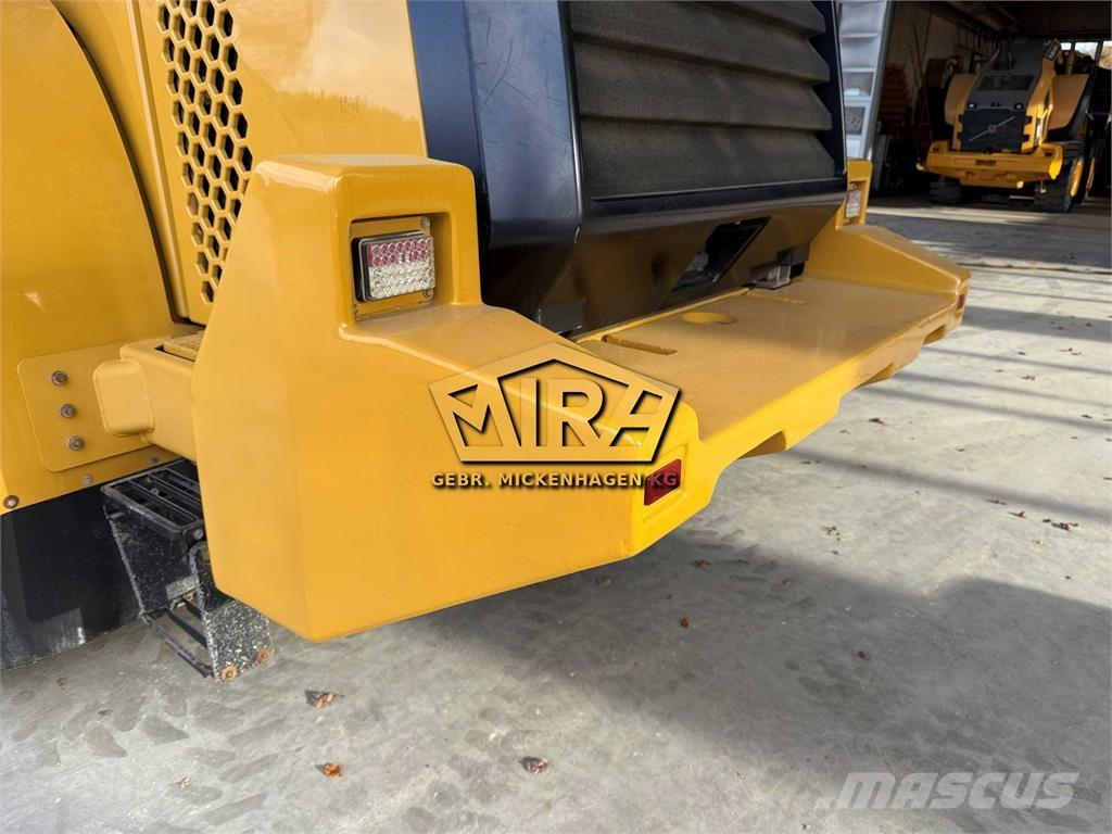 CAT 972K Gumikerekes homlokrakodók