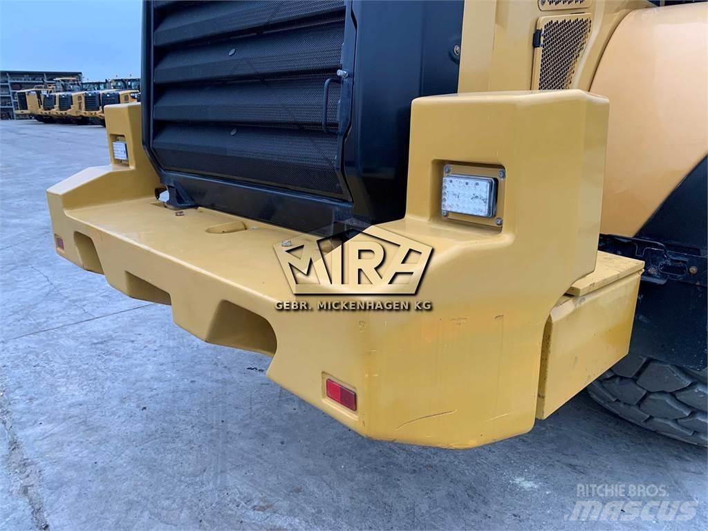 CAT 972M XE Gumikerekes homlokrakodók
