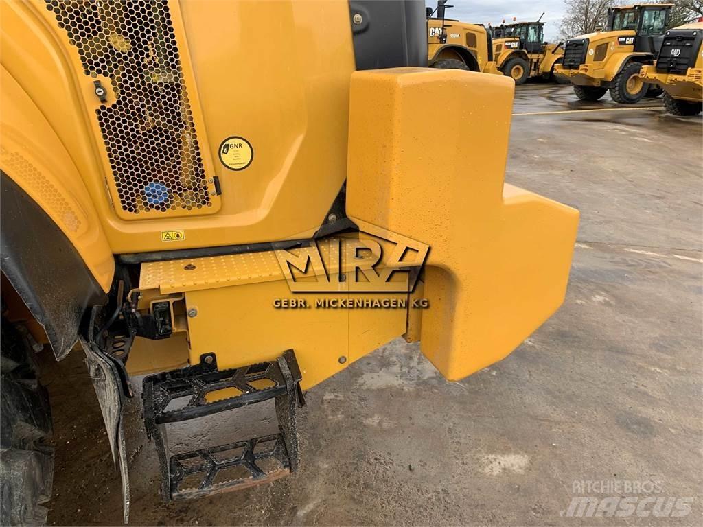 CAT 972M XE Gumikerekes homlokrakodók
