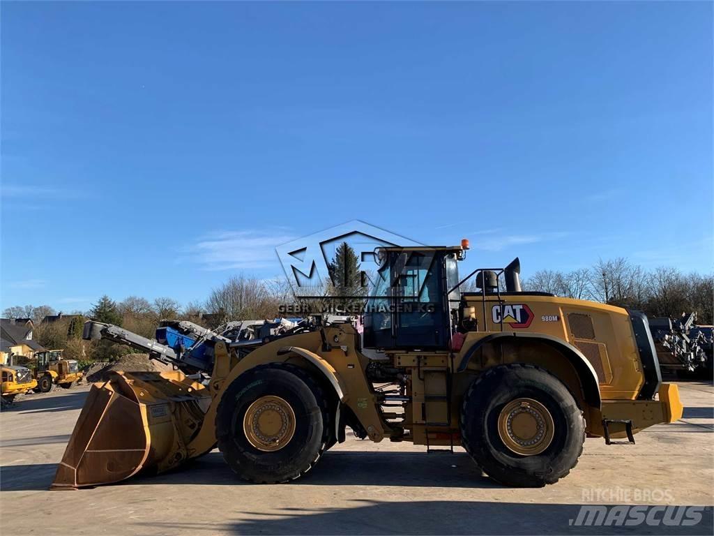 CAT 980M Gumikerekes homlokrakodók