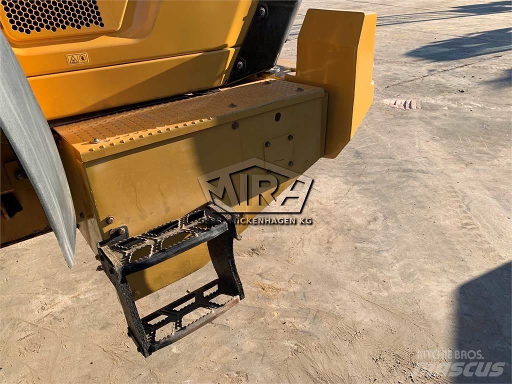 CAT 980M Gumikerekes homlokrakodók