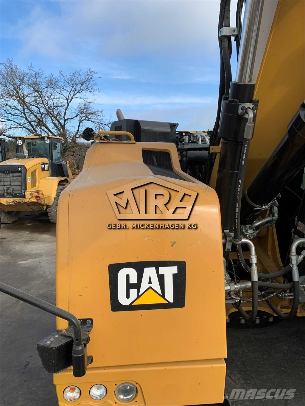 CAT M 315 F Gumikerekes kotrók