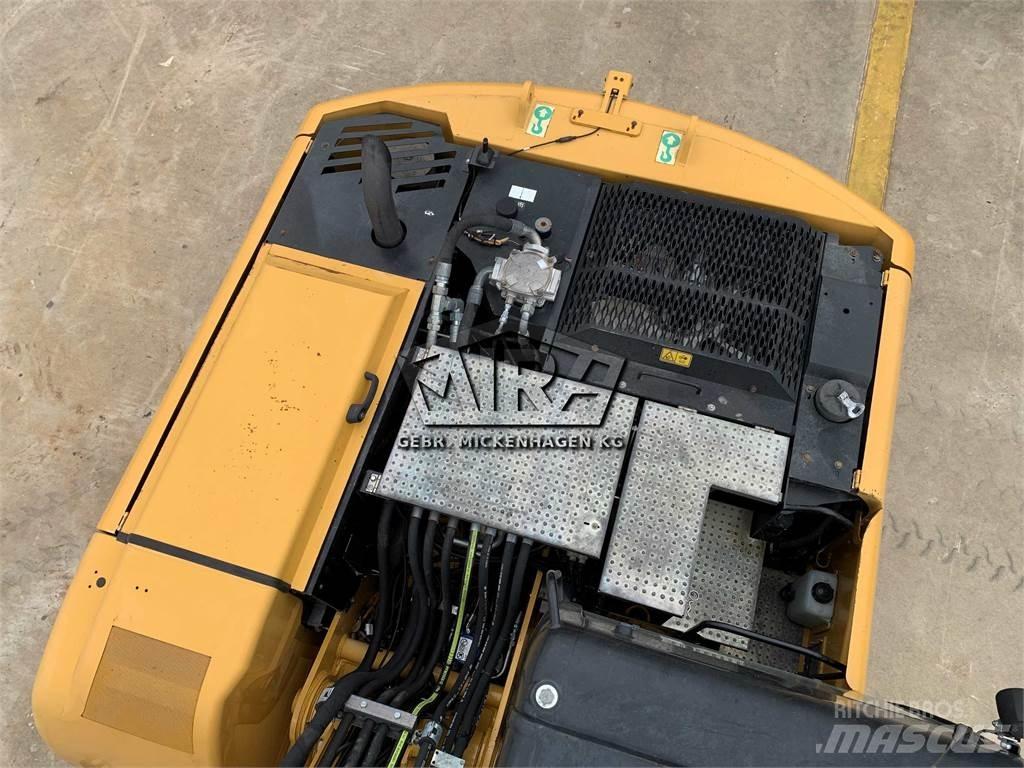 CAT M 316D Gumikerekes kotrók