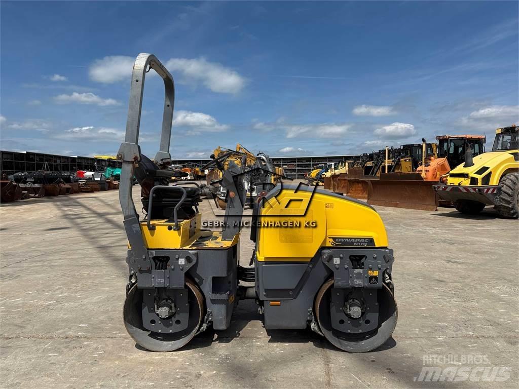 Dynapac CC1200 Ikerdobos hengerek