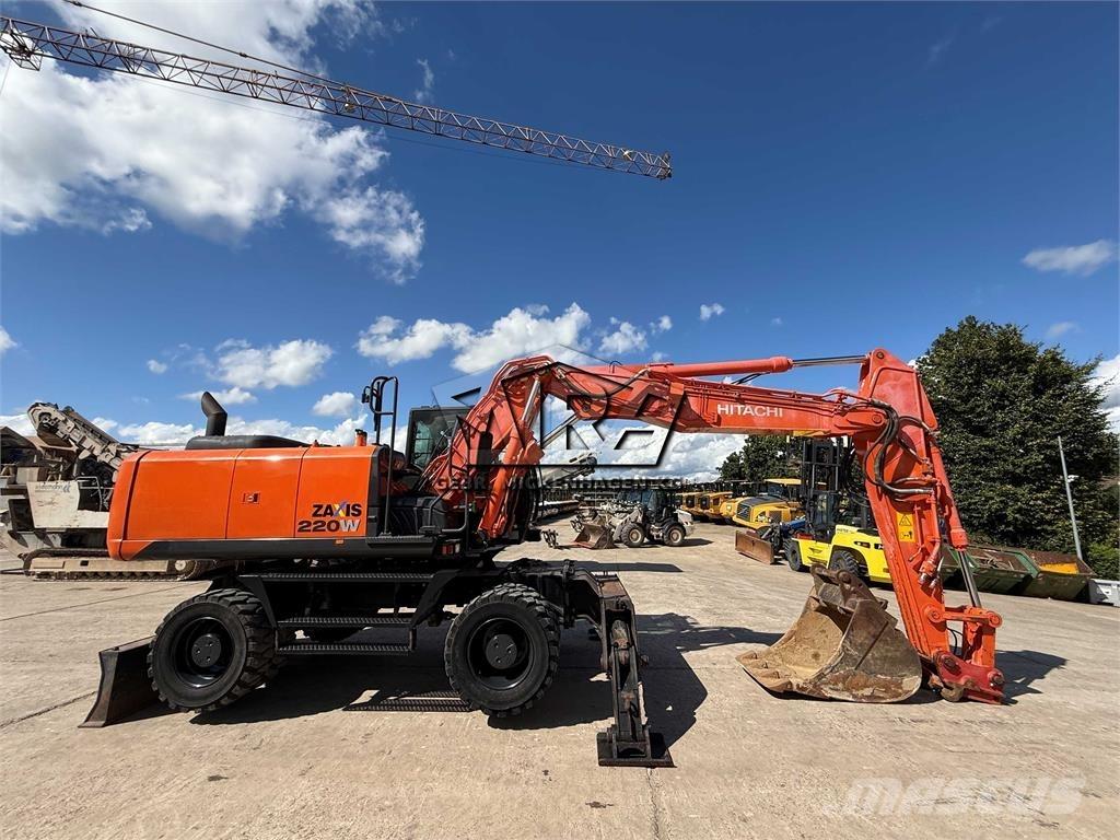 Hitachi ZX220W-6 Gumikerekes kotrók