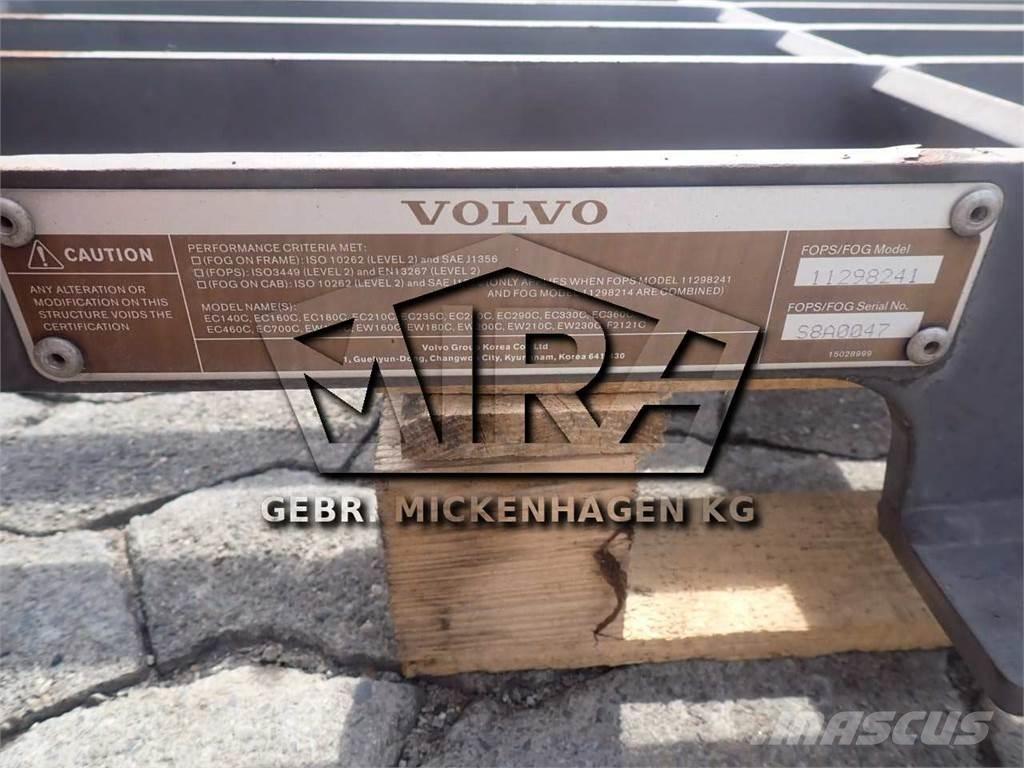 Volvo EC 360 C Vezetőfülke és belső tartozékok