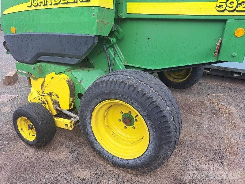 John Deere 592 Körbálázók