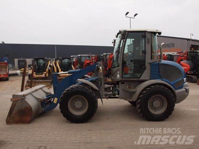 Atlas AR75E Gumikerekes homlokrakodók