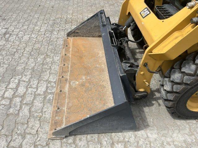 CAT 242D Építőipar - Egyebek