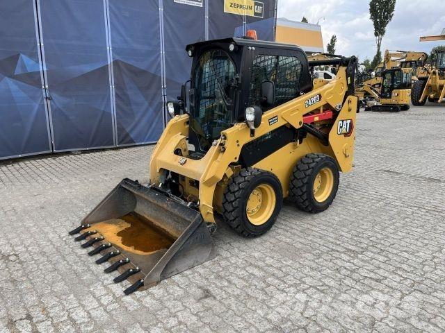 CAT 242D3 Építőipar - Egyebek