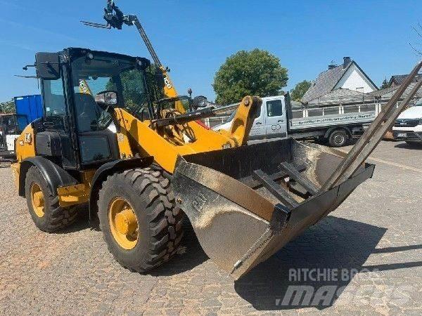 CAT 906 Gumikerekes homlokrakodók
