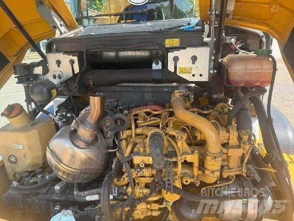 CAT 906 Gumikerekes homlokrakodók