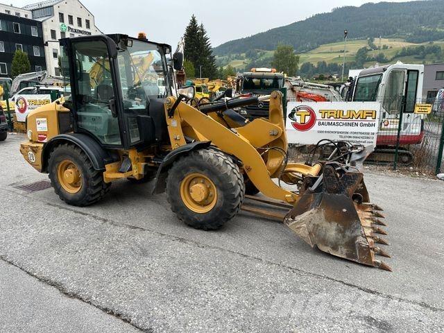CAT 906H Gumikerekes kotrók