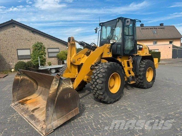 CAT 914M Gumikerekes homlokrakodók