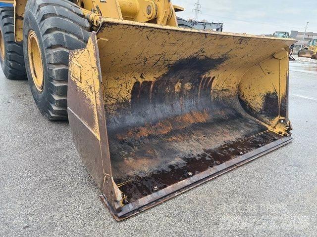 CAT 928F Gumikerekes homlokrakodók