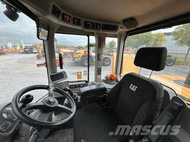 CAT 930K Radlader Gumikerekes homlokrakodók