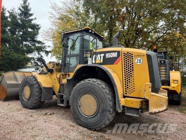 CAT 950 M Gumikerekes homlokrakodók