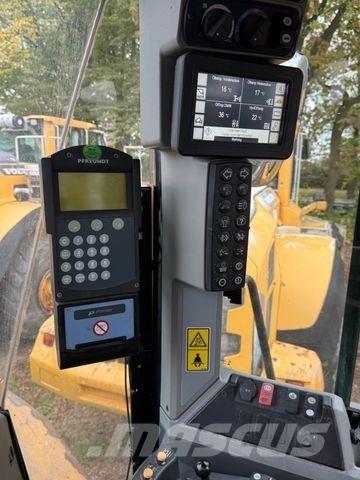CAT 950 M Gumikerekes homlokrakodók