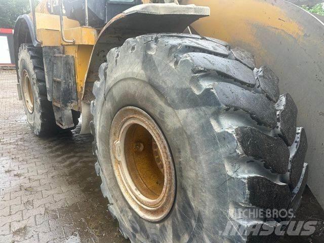 CAT 972 M Gumikerekes homlokrakodók