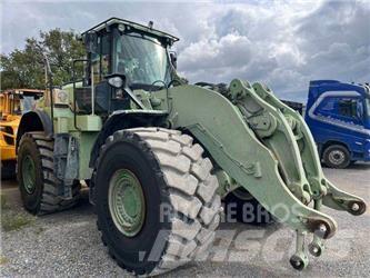 CAT 980 M Gumikerekes homlokrakodók