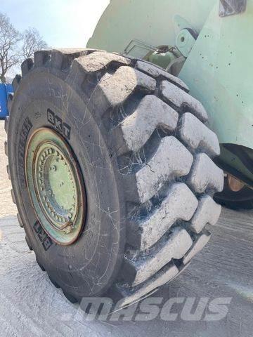 CAT 980 M Gumikerekes homlokrakodók