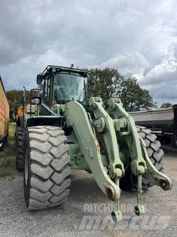 CAT 980 M Gumikerekes homlokrakodók