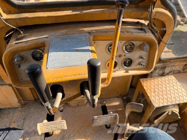 CAT D6C lánctalpas dózerek