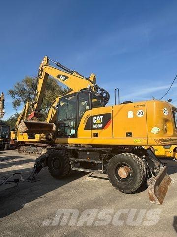 CAT M320 F Gumikerekes kotrók