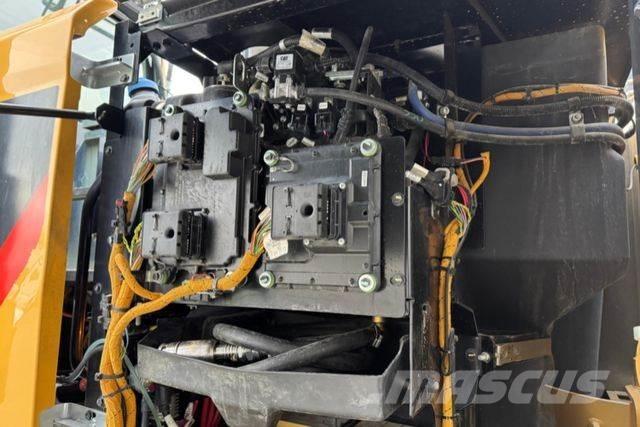 CAT | M320F Oilquick Építőipar - Egyebek