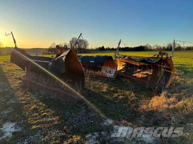 Dücker Schneepflug Váltvaforgató ekék