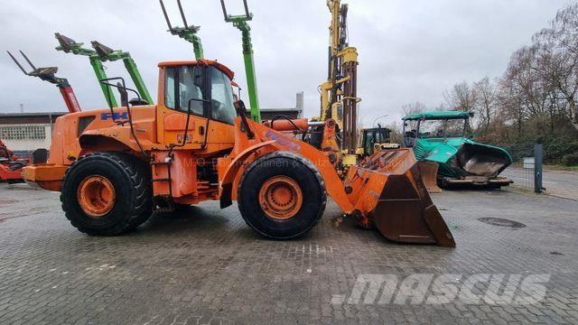 Fiat Kobelco W 270 Gumikerekes homlokrakodók