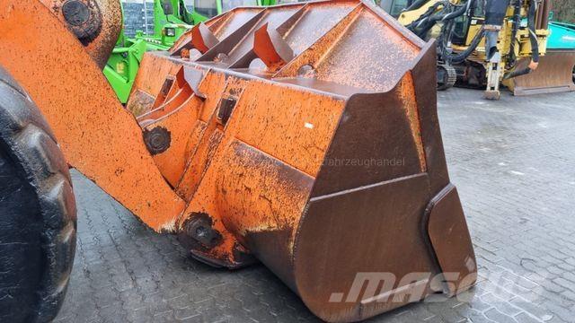 Fiat Kobelco W 270 Gumikerekes homlokrakodók