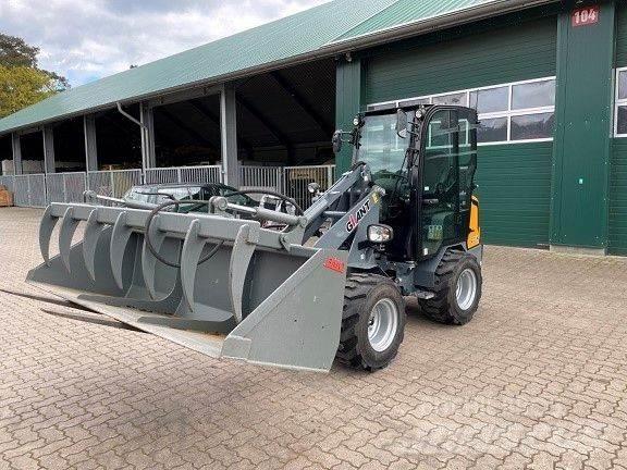 GiANT G2200 HD Homlokrakodók és kotrók