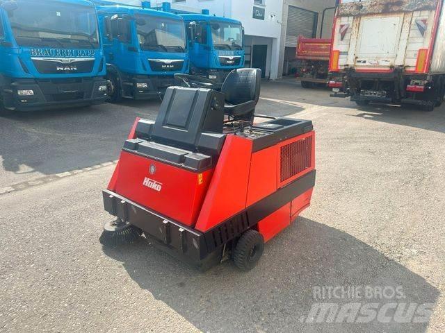 Hako JONAS 1100D Utcaseprő teherautók