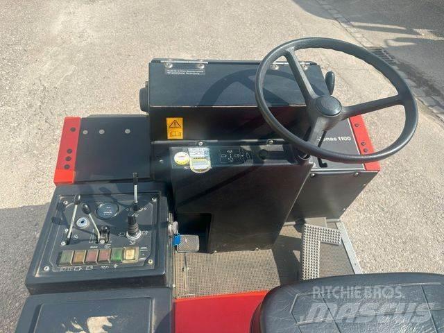 Hako JONAS 1100D Utcaseprő teherautók
