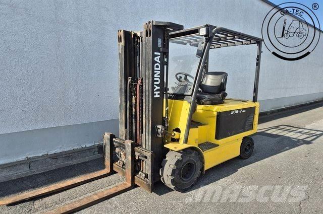 Hyundai 30B-7 Elektromos targoncák