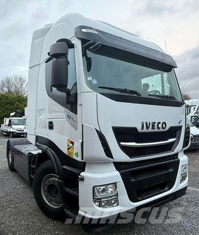 Iveco Stralis 400NP Nyergesvontatók