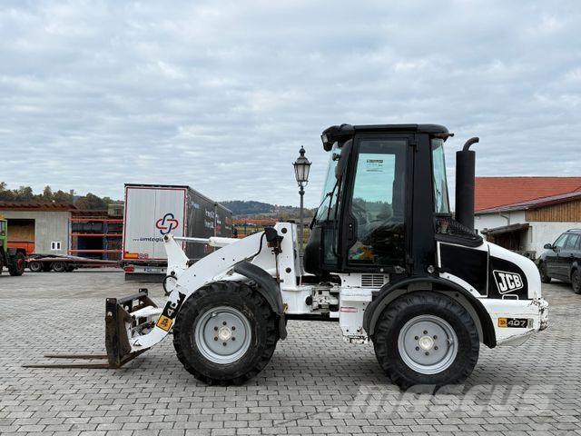 JCB 407 Gumikerekes homlokrakodók