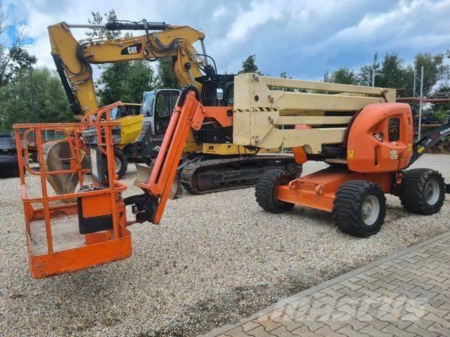 JLG 450 AJ - Karos emelők