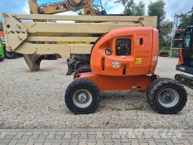 JLG 450 AJ - Karos emelők
