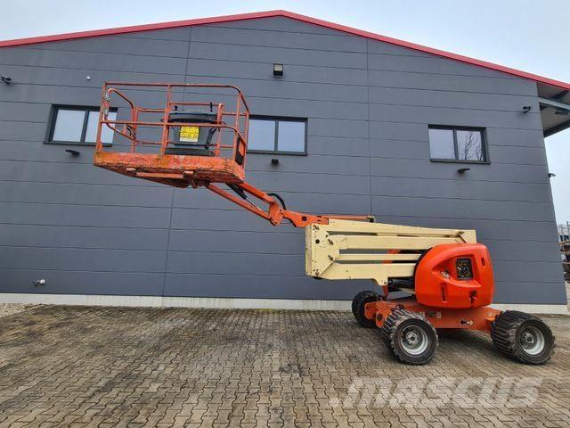 JLG 450 AJ - Karos emelők