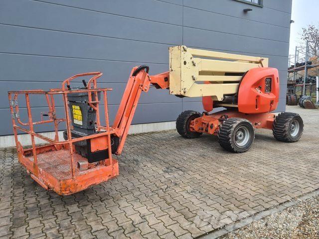 JLG 450 AJ - Karos emelők