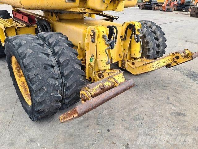 Komatsu PW 110 Gumikerekes kotrók