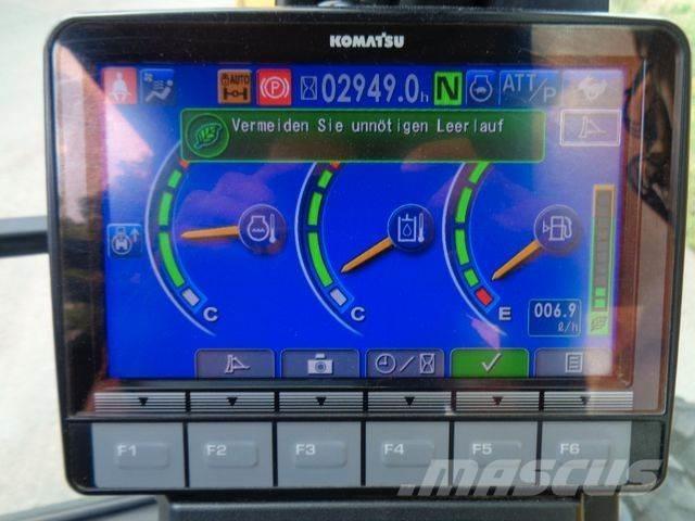 Komatsu PW 160-10 Gumikerekes kotrók