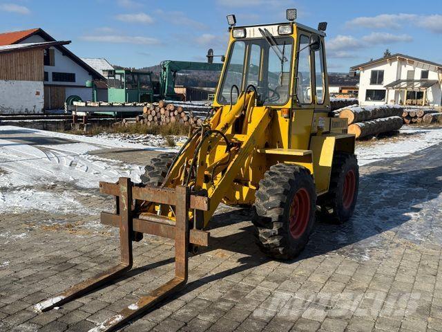 Kramer 312 Gumikerekes homlokrakodók