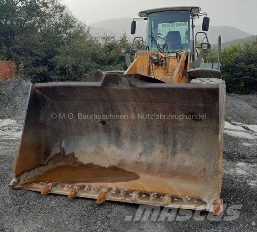 Liebherr L 574 Gumikerekes homlokrakodók