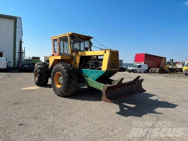 LKT 120 4x4 VIN 983 Betakarítók