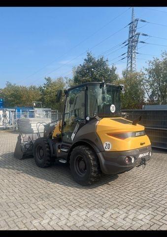 Mecalac AS 750 Gumikerekes homlokrakodók